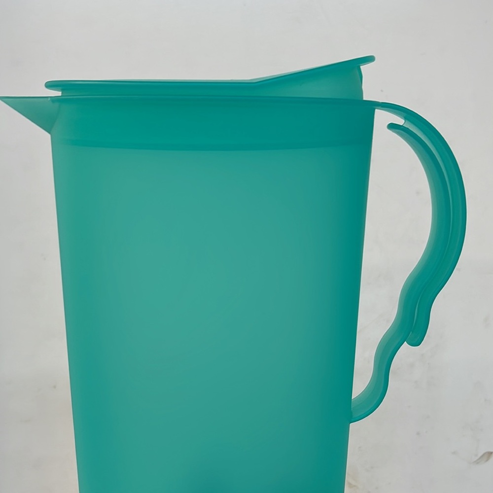 Tupperware pitcher 2.1L - Picture 4 of 5